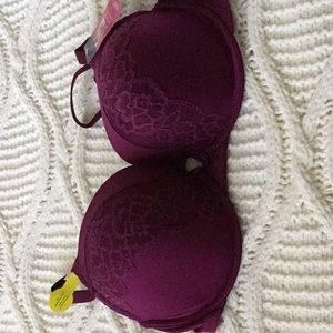NWT MAIDENFORM BRA 36D